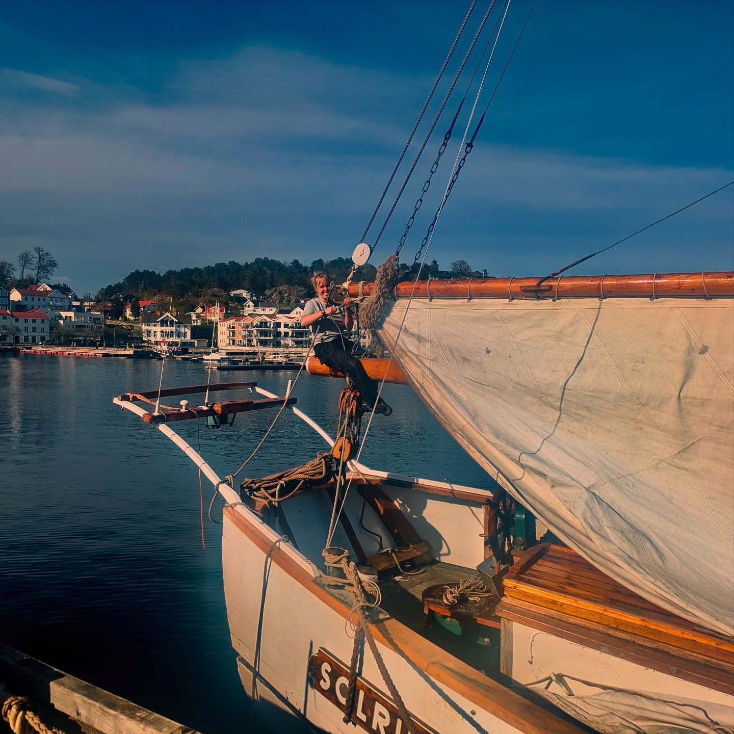 Rigging work on-site in harbour