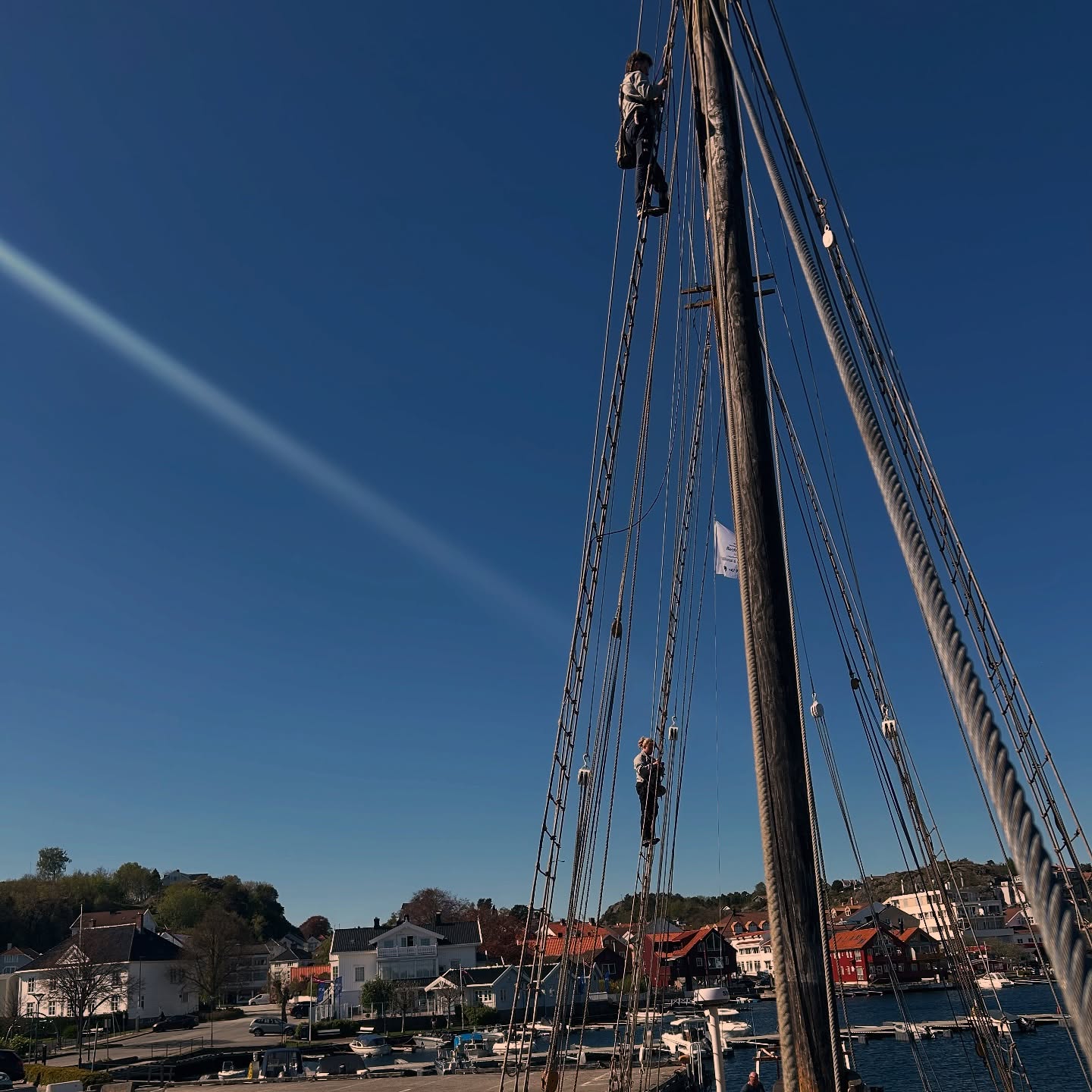 Rigging work by Becher-Larsen