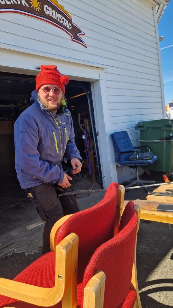 Emil Larsen i arbeid